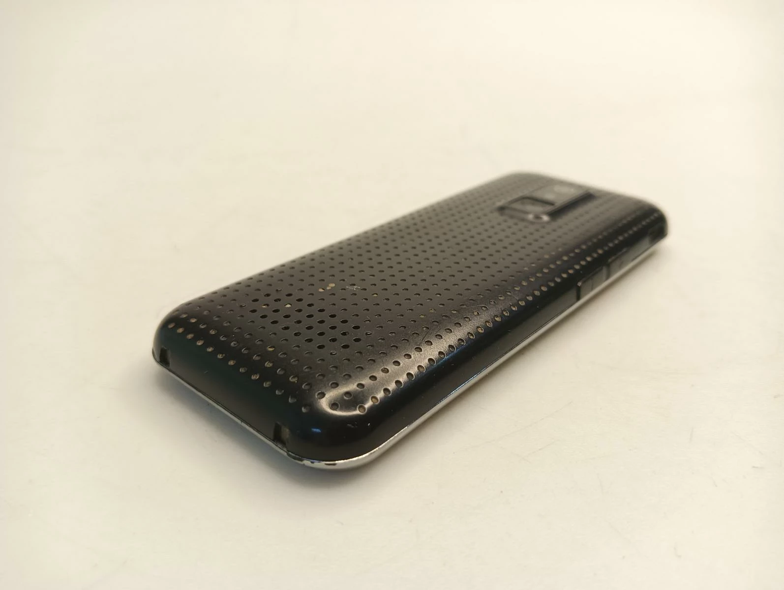 telefon-maxcom-mm730-przekatna-ekranu-220