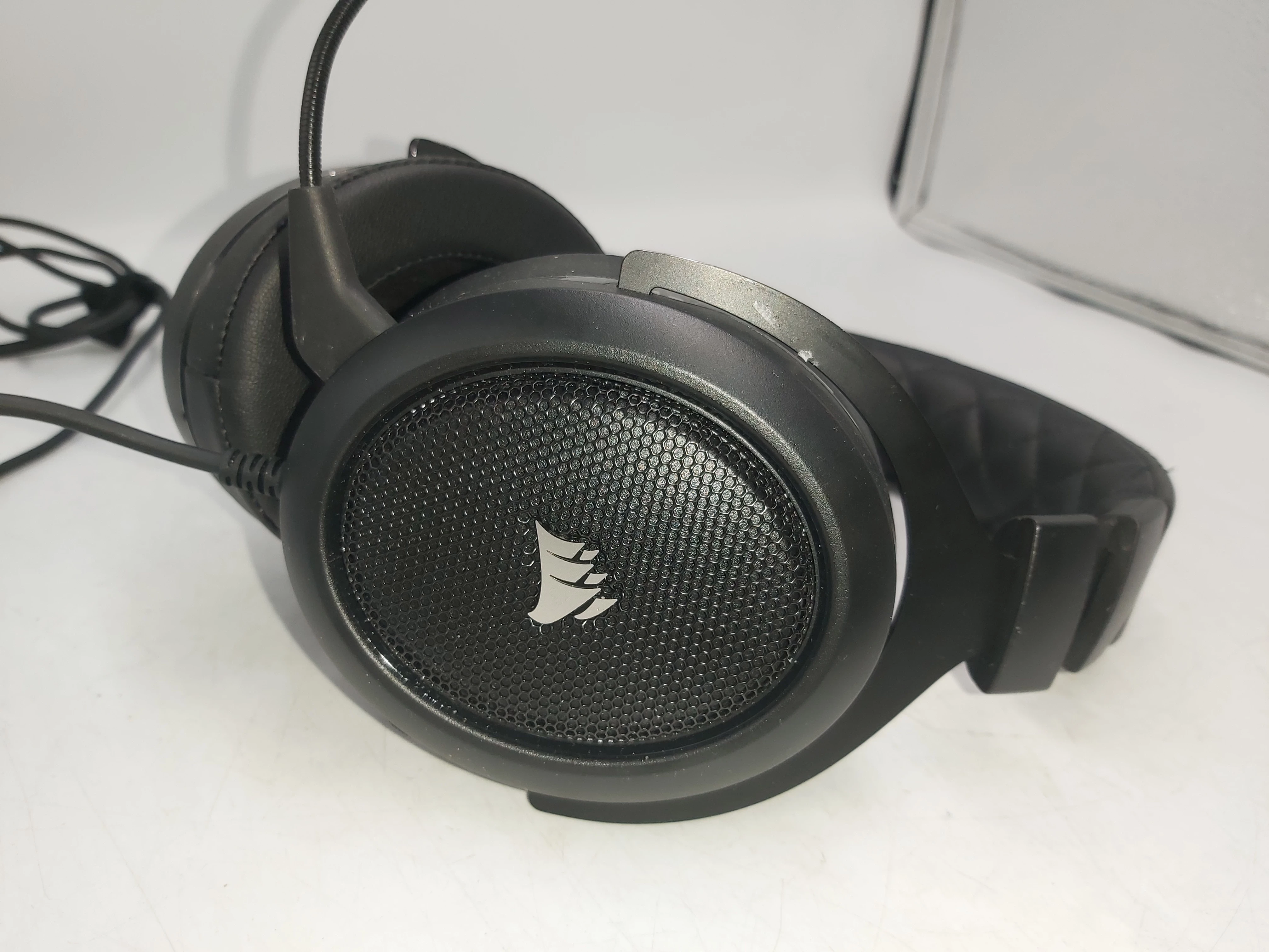 sluchawki-gamingowe-corsair-hs50-stereo-gaming-headset-czarne-konstrukcja-203685-217769