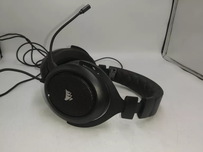 sluchawki-gamingowe-corsair-hs50-stereo-gaming-headset-czarne-slowackiego-17-katowice