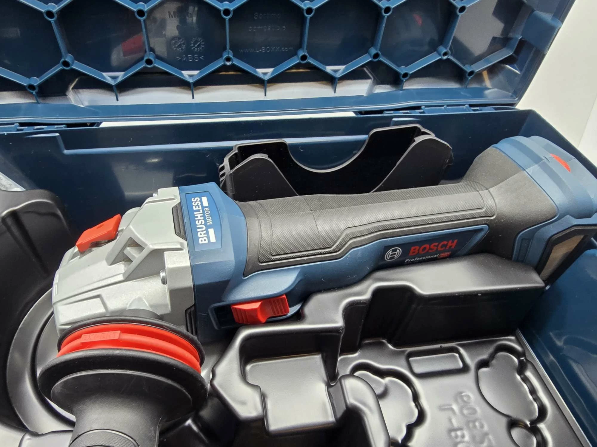 bezszczotkowa-szlifierka-katowa-bosch-125mm-gws-18v-11-s-jak-nowa-zobacz-kod-producenta-06019n4001