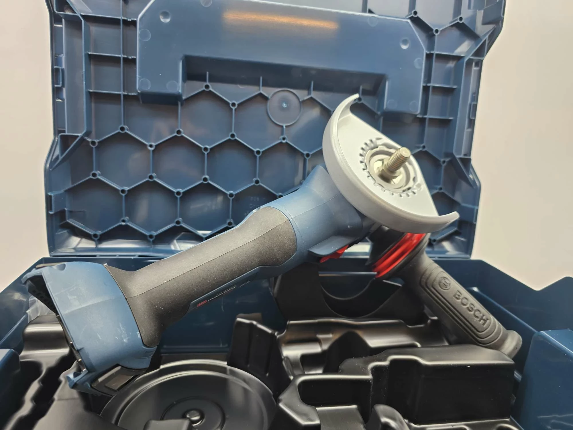 bezszczotkowa-szlifierka-katowa-bosch-125mm-gws-18v-11-s-jak-nowa-zobacz-napiecie-zasilania-1800