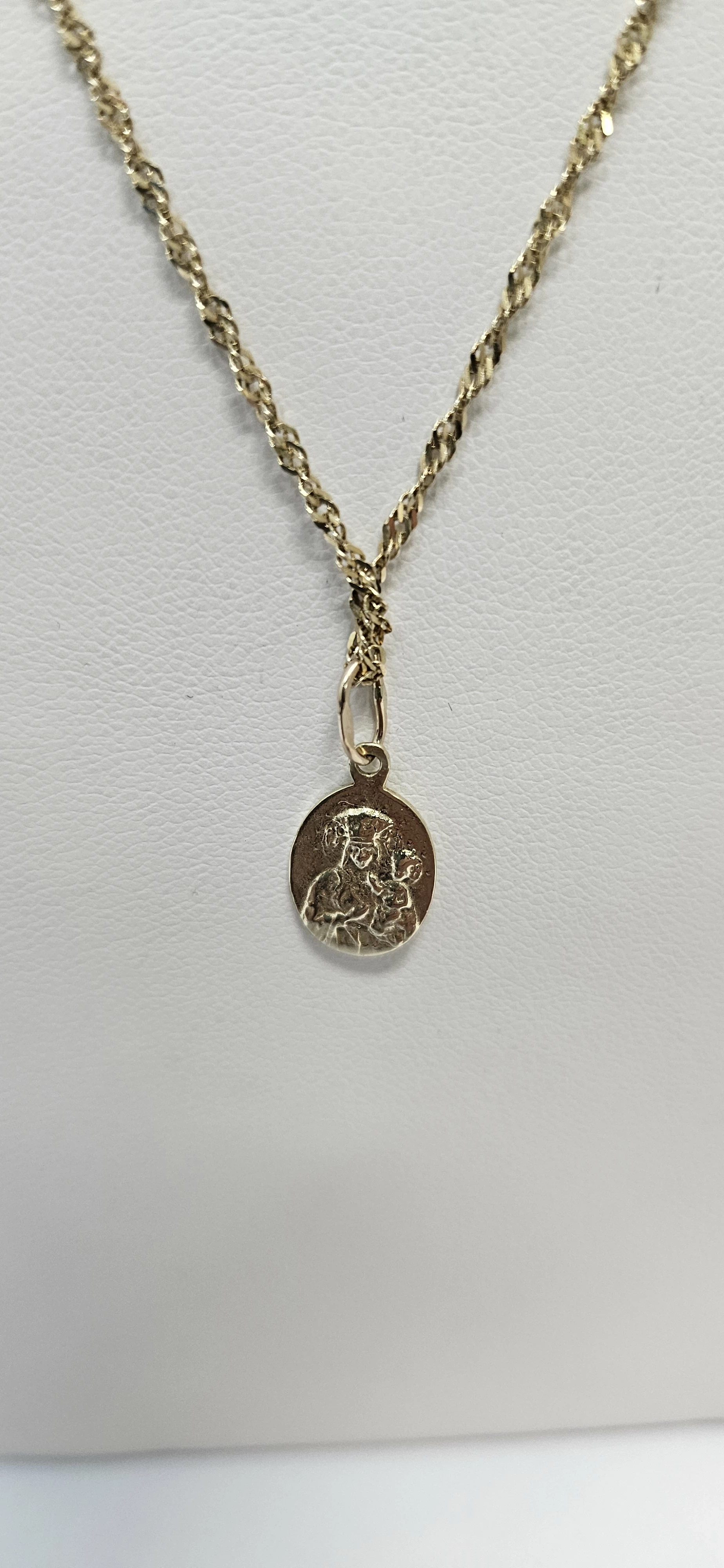 klasyczny-lancuszek-z-medalikiem-zloto-585-14k-material-15835-2