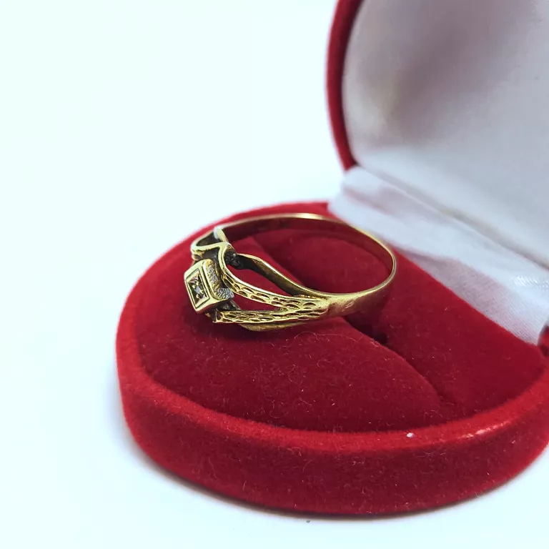 delikatny-zloty-pierscionek-p585-r19-215-g-kamien-17088-524288