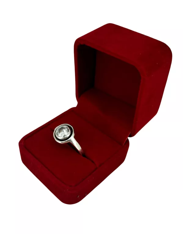 srebrny-pierscionek-515g-r22-material-15835-4