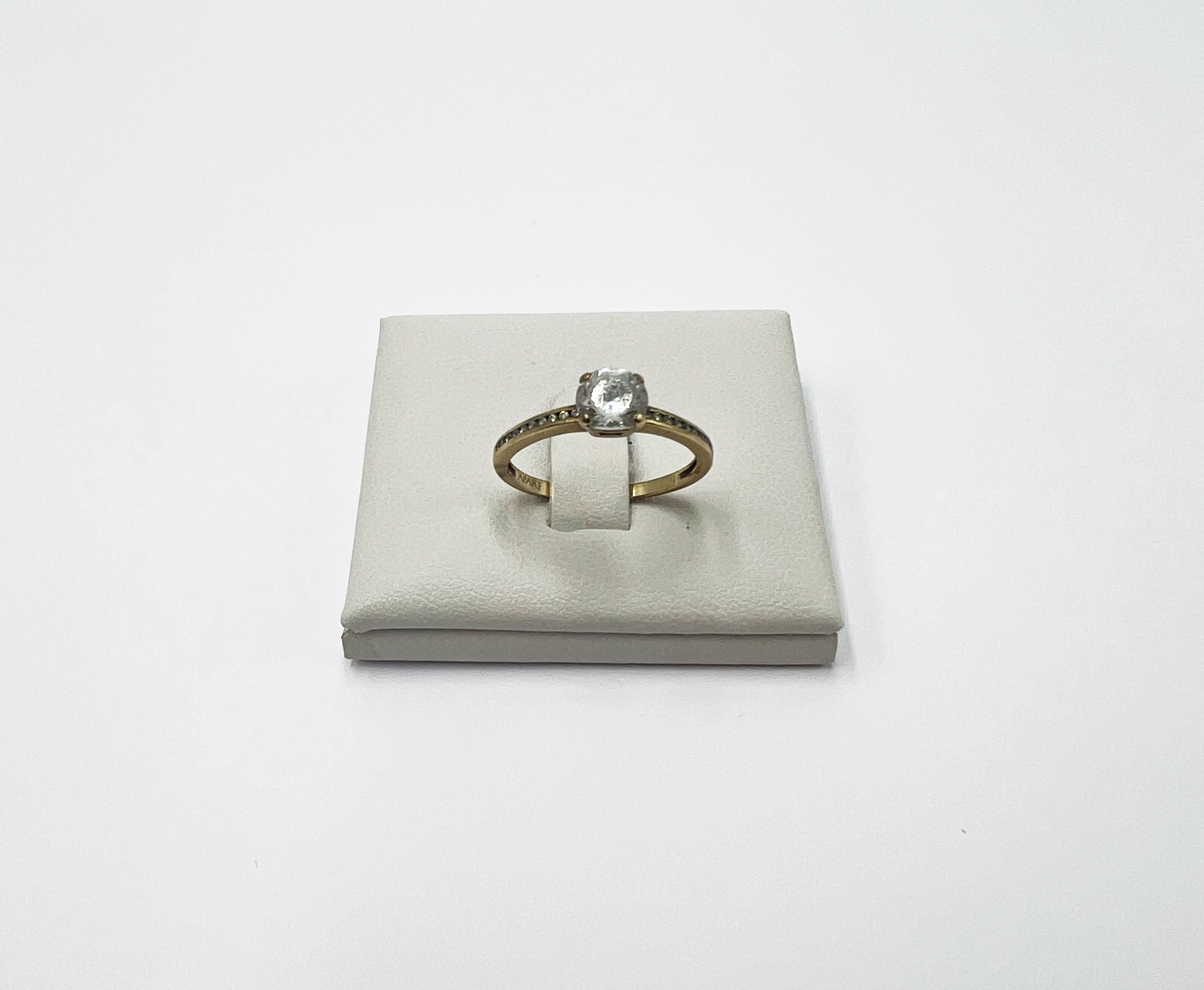 zloty-pierscionek-p333-170g-r13-kamienie-221-128