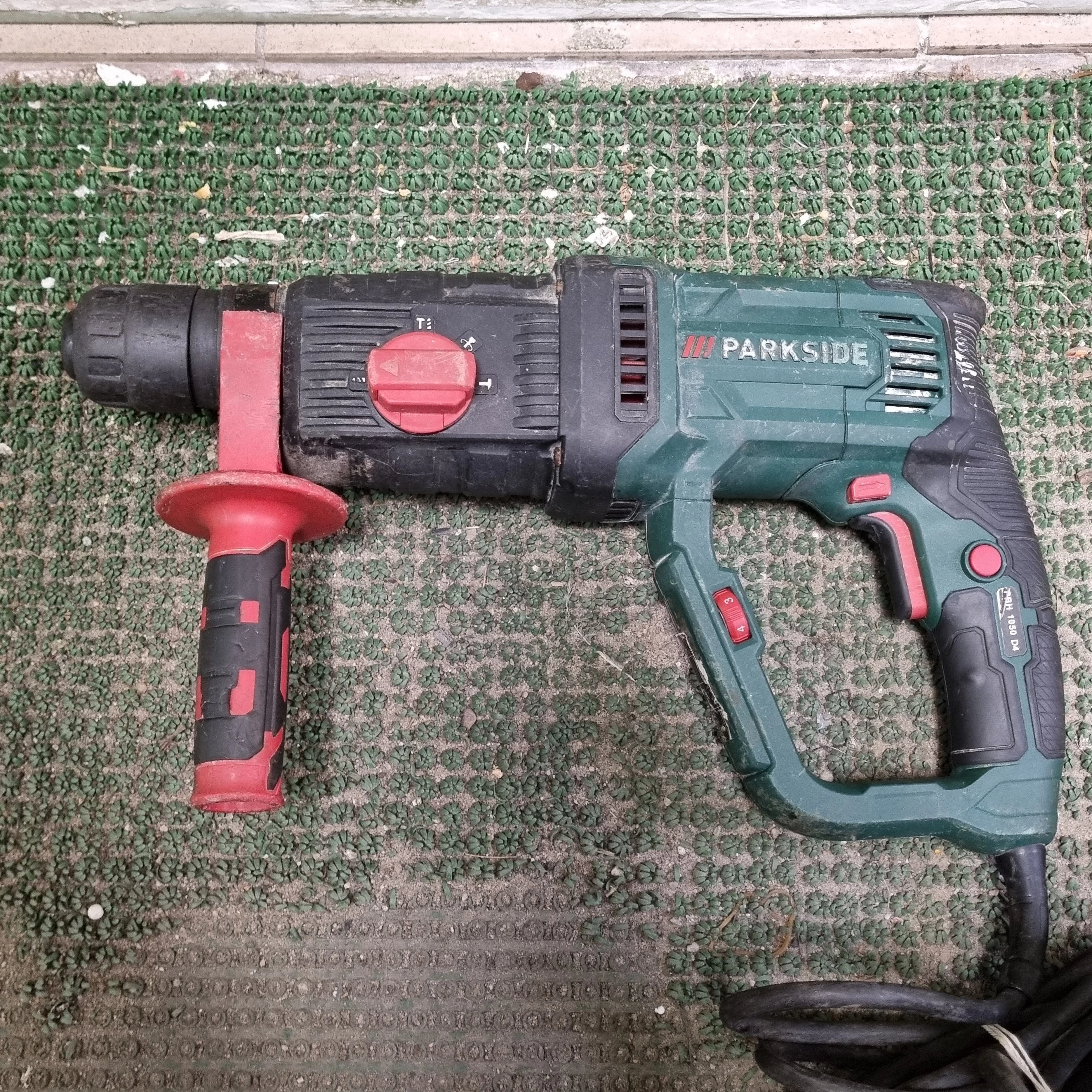 mlotowiertarka-parkside-pbh-1050-d4-1050w-sniadeckich-11-znin