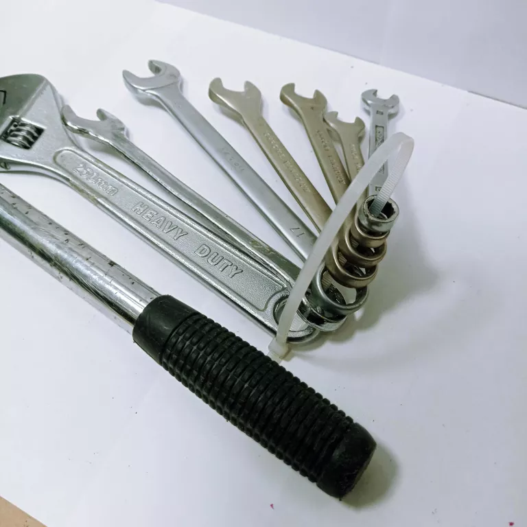 zestaw-kluczy-plaskich-klucz-do-kol-wyszynskiego-24-tczew