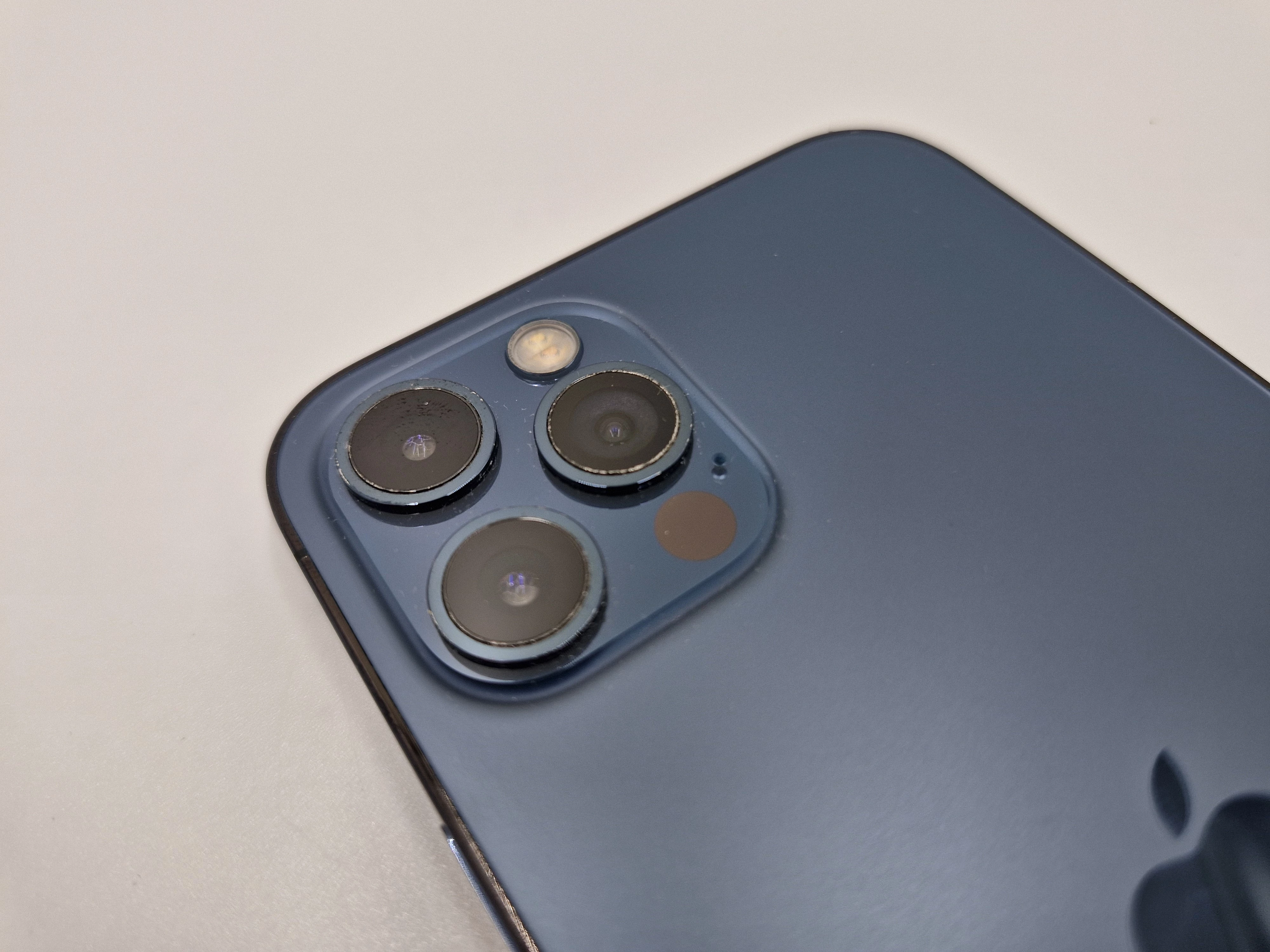 telefon-iphone-12-propudelkokon-76-wbudowana-pamiec-202869-214189