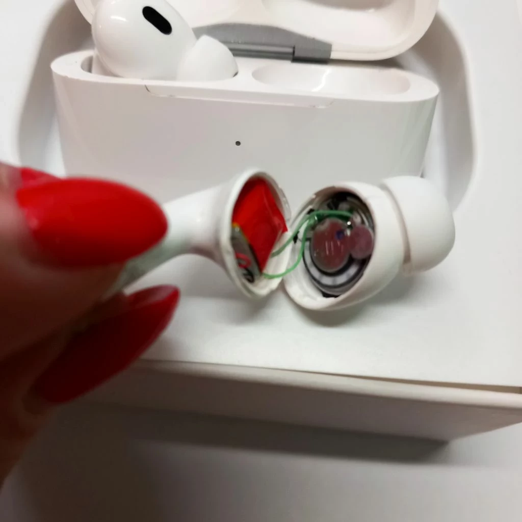 sluchawki-airpods-pro-2gen-opis-stan-11323-238062