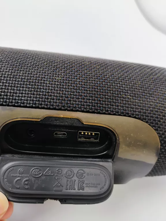 glosnik-jbl-charge-3-czarny-moc-2000