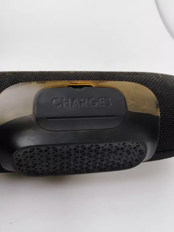 glosnik-jbl-charge-3-czarny-funkcje-221089-2