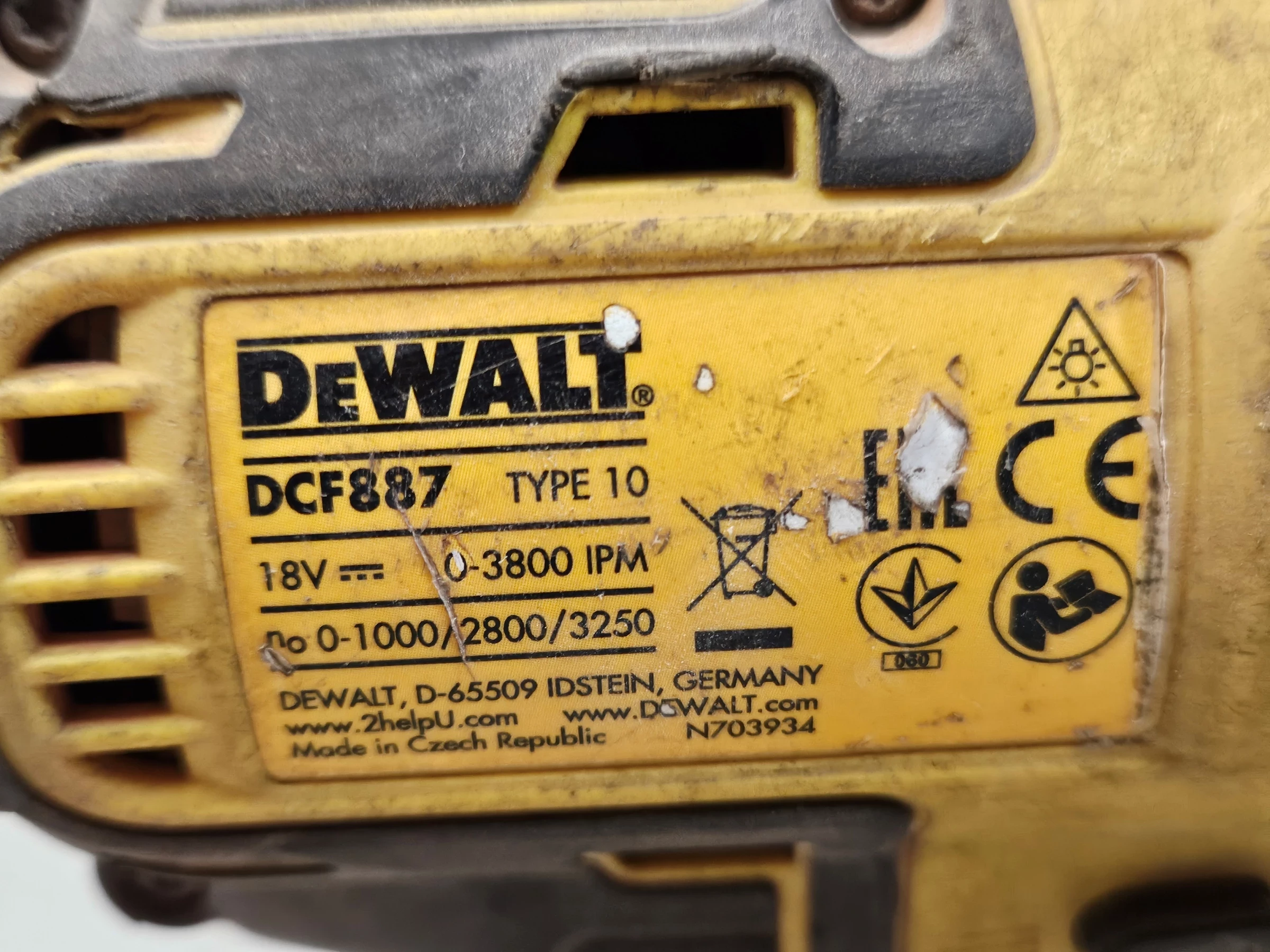 zakretarka-udarowa-bezszczotkowa-impact-dewalt-dcf887-aku-40-ah-stan-11323-2