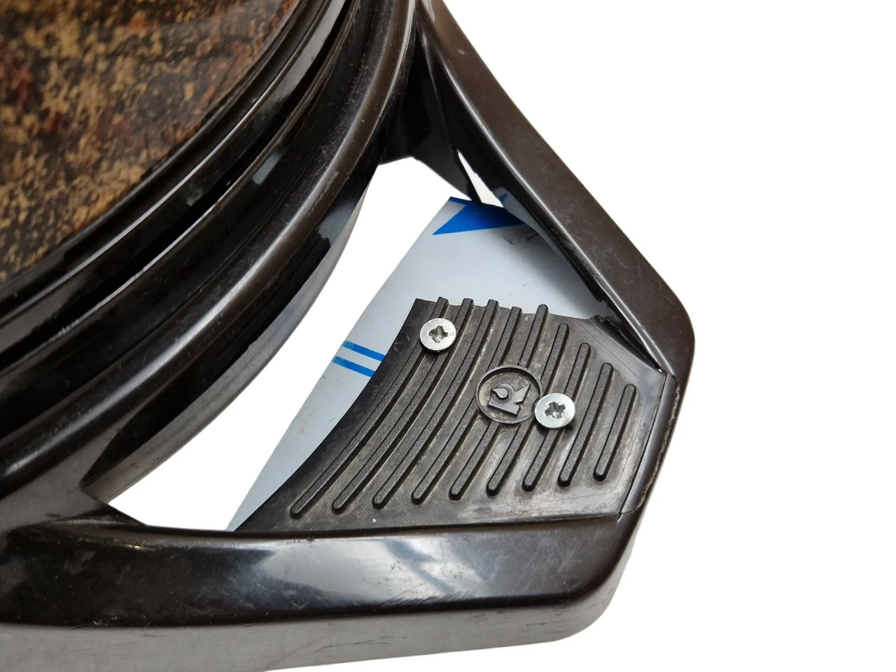 odkurzacz-wodny-rainbow-d4g-se-duzy-zestaw-opis-pojemnosc-zbiornika-na-kurz-250