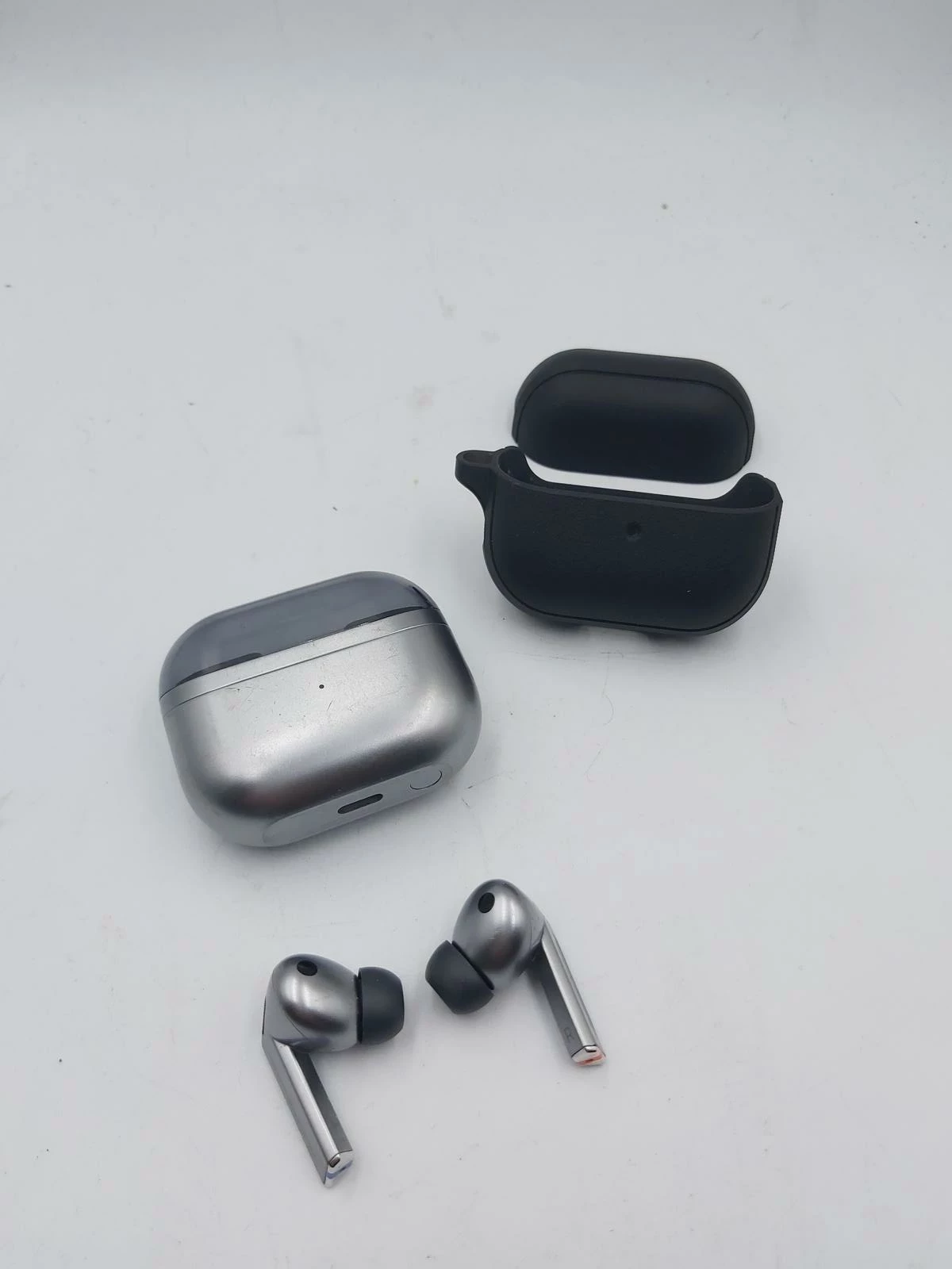 sluchawki-bezprzewodowe-douszne-samsung-galaxy-buds3-pro-piekarska-46-bytom-milz-2