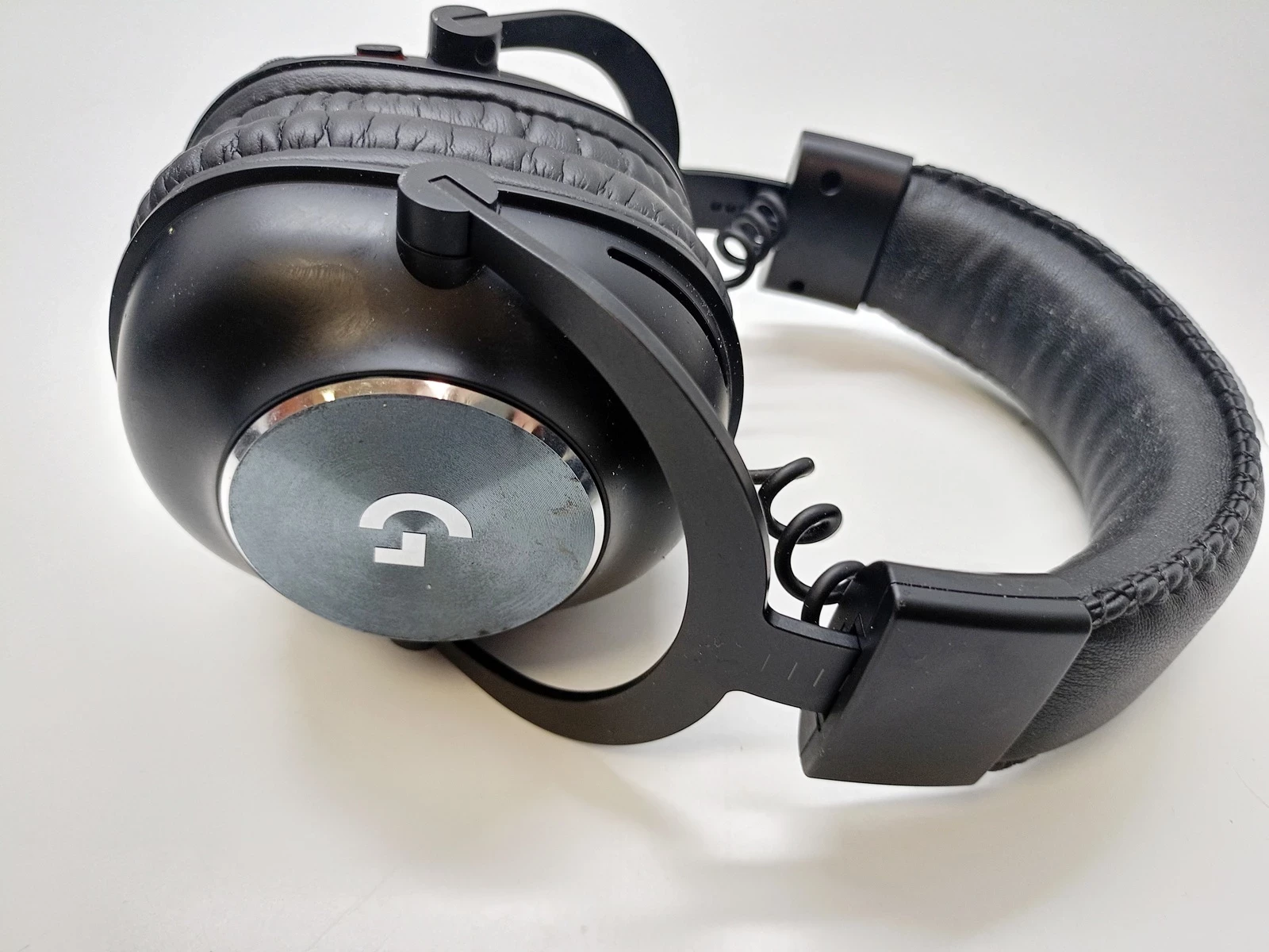 sluchawki-logitech-pro-x-wireless-stan-11323-2