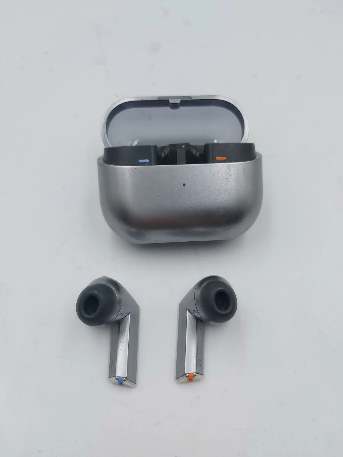 sluchawki-bezprzewodowe-douszne-samsung-galaxy-buds3-pro-stan-11323-2