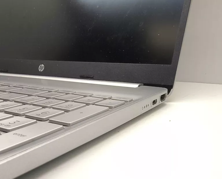 hp-15s-eq2301nw-ryzen-5-5500u-8gb-500gb-win11-uszkodzona-matryca-przekatna-ekranu-156
