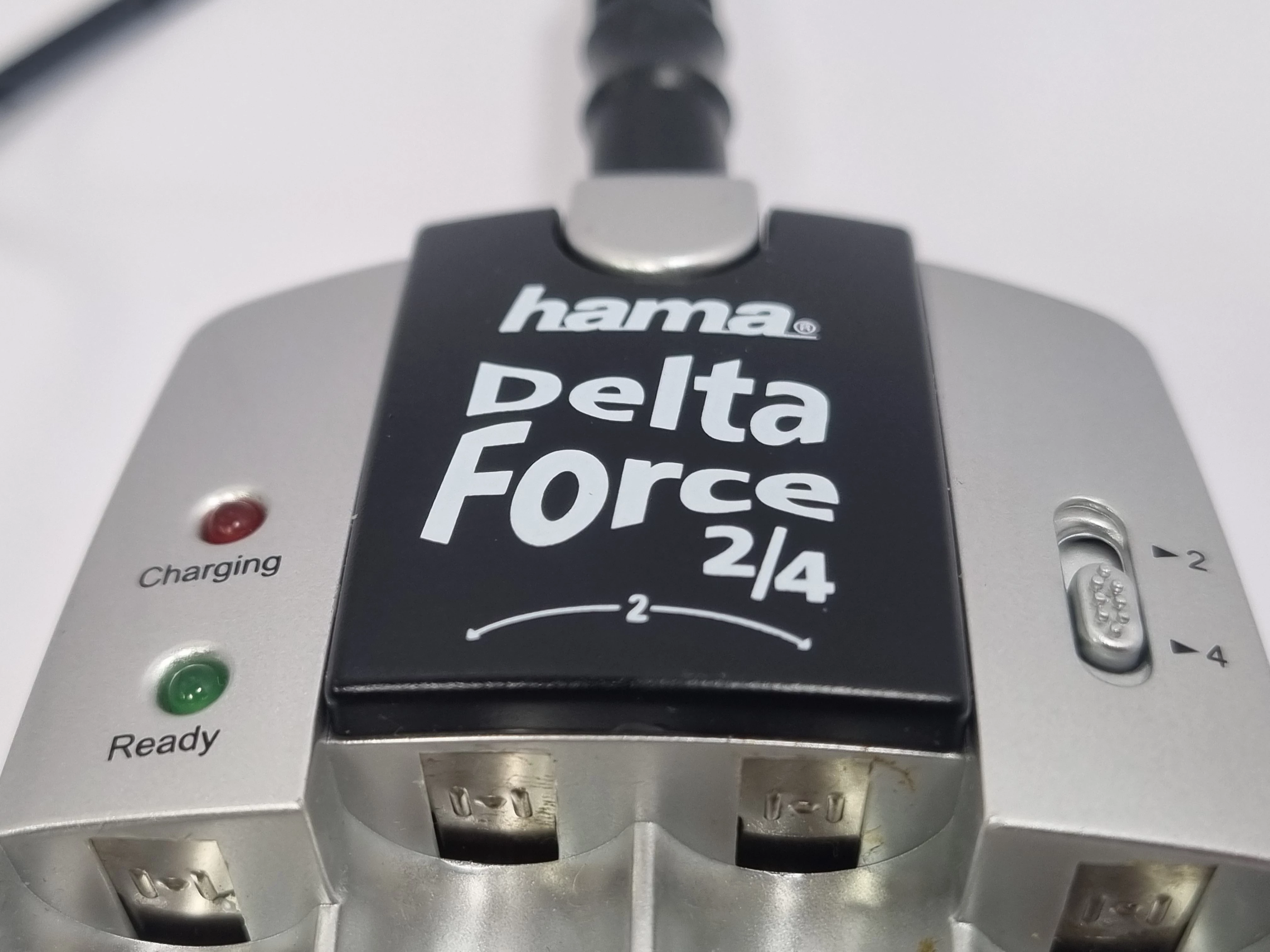 ladowarka-hama-delta-force-na-2-lub-4-akumulatory-stan-11323-2