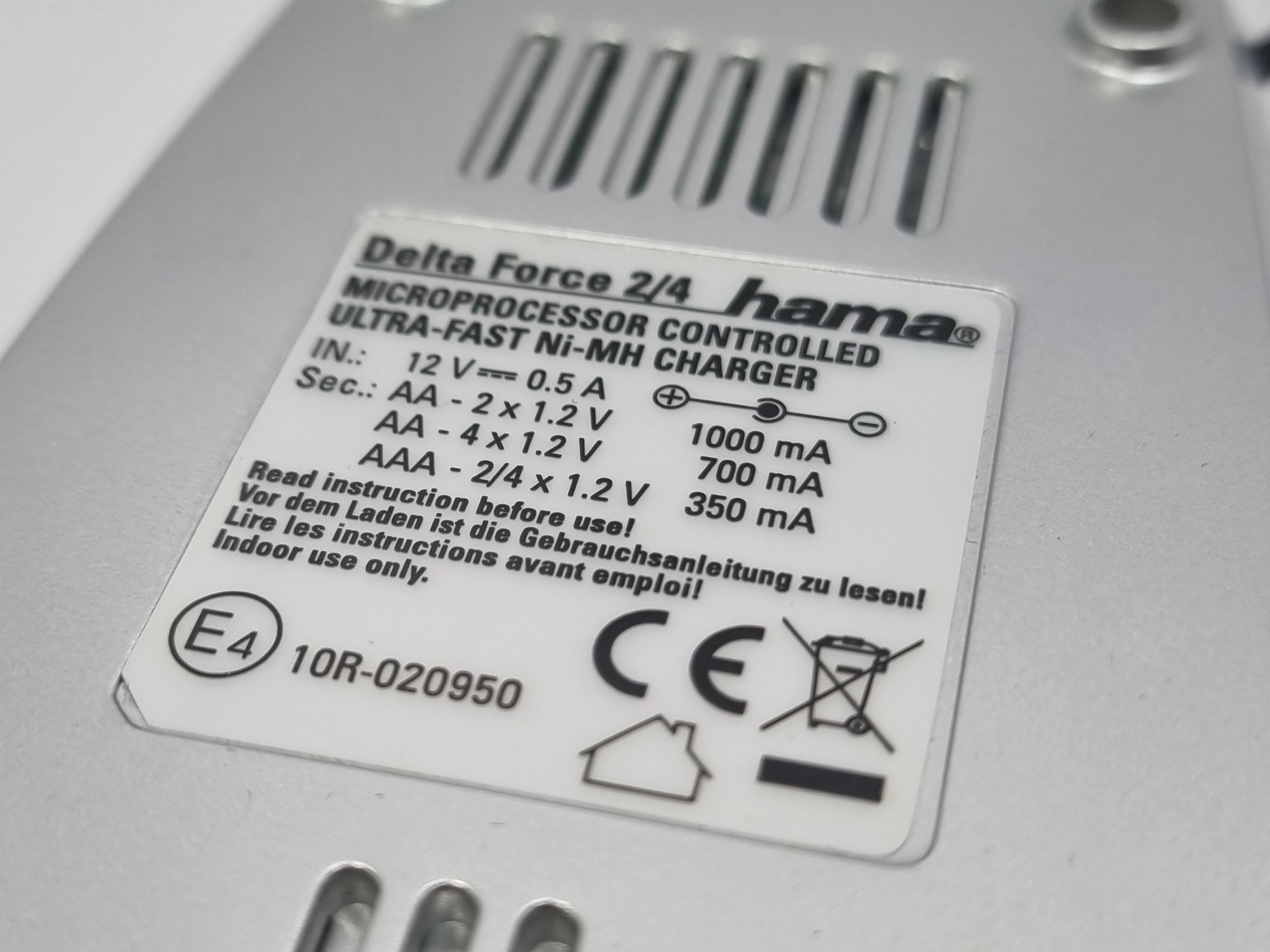 ladowarka-hama-delta-force-na-2-lub-4-akumulatory-model-delta-force-24