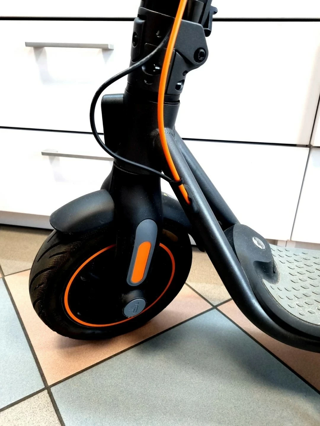 hulajnoga-segway-ninebot-kickscooter-f40d-ii-40km-350w-10-ladowarka-waga-1710