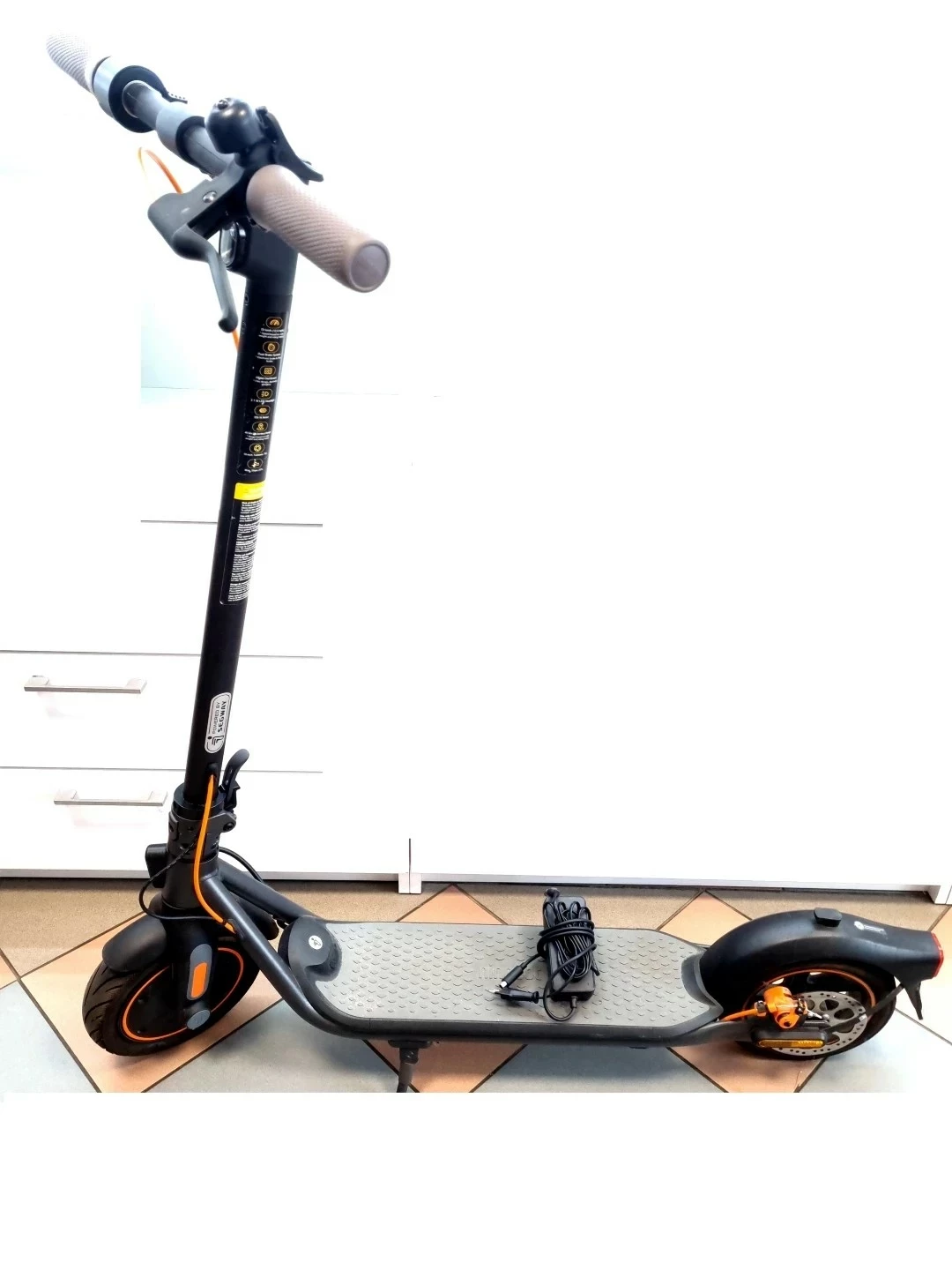 hulajnoga-segway-ninebot-kickscooter-f40d-ii-40km-350w-10-ladowarka-pucka-4-wejherowo-harbor
