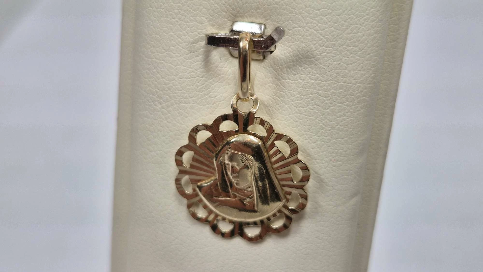 zlota-zawieszka-maryja-585-134g-kamien-17088-524288