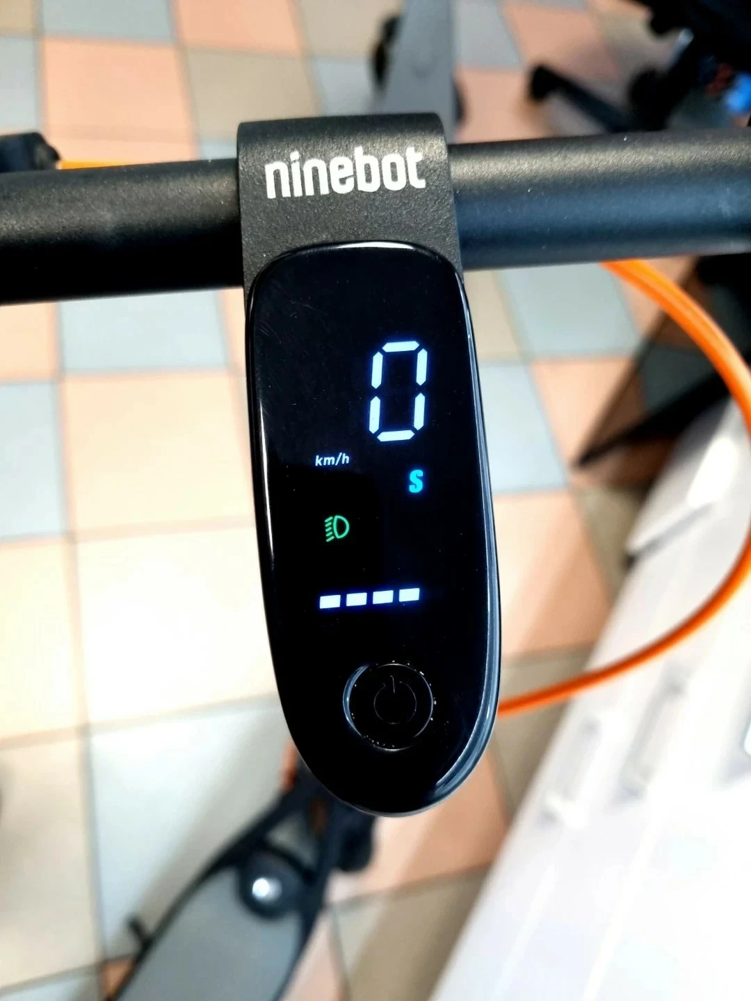 hulajnoga-segway-ninebot-kickscooter-f40d-ii-40km-350w-10-ladowarka-ean-gtin-8719325845792