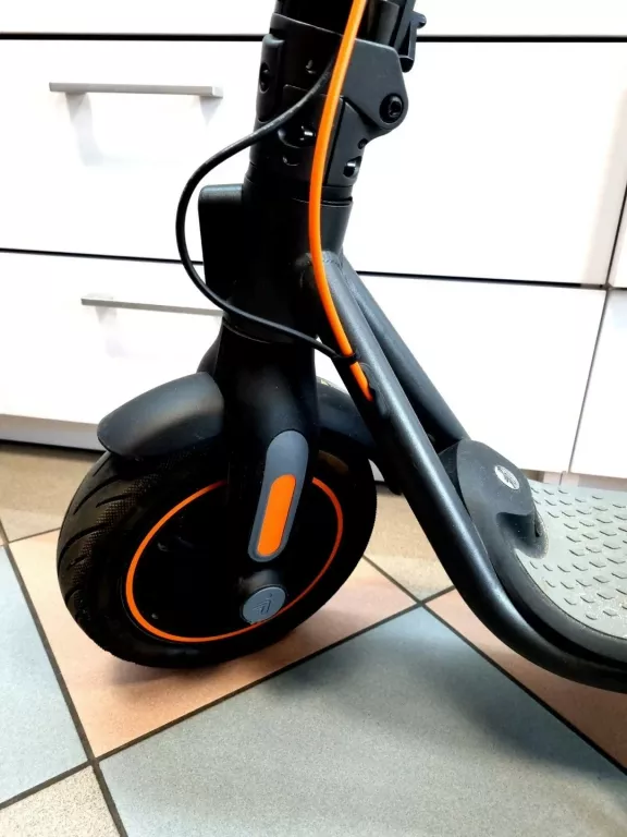 hulajnoga-segway-ninebot-kickscooter-f40d-ii-40km-350w-10-ladowarka-waga-1710