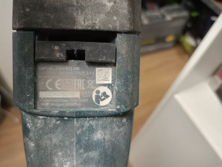 mlotowiertarka-bosch-gbh-240-walizka-predkosc-obrotowa-1100