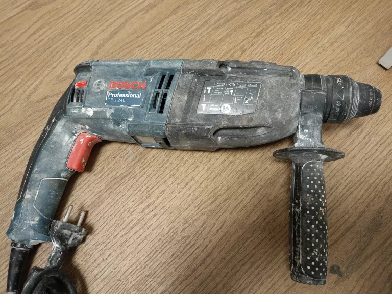 mlotowiertarka-bosch-gbh-240-walizka-typ-uchwytu-128474-1