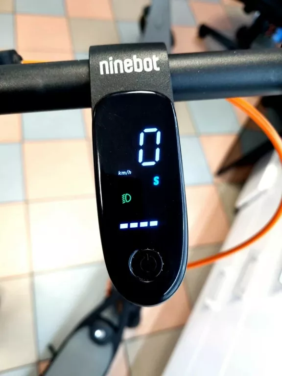 hulajnoga-segway-ninebot-kickscooter-f40d-ii-40km-350w-10-ladowarka-ean-gtin-8719325845792