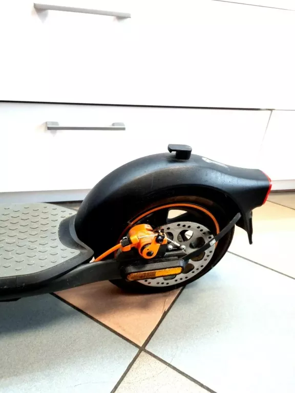 hulajnoga-segway-ninebot-kickscooter-f40d-ii-40km-350w-10-ladowarka-stan-11323-2