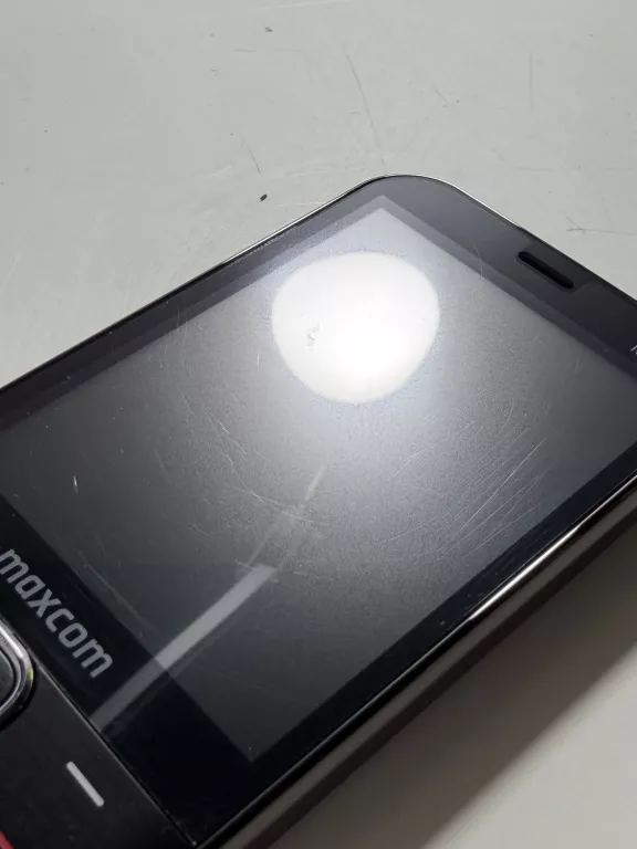 telefon-maxcom-mm334-przekatna-ekranu-32