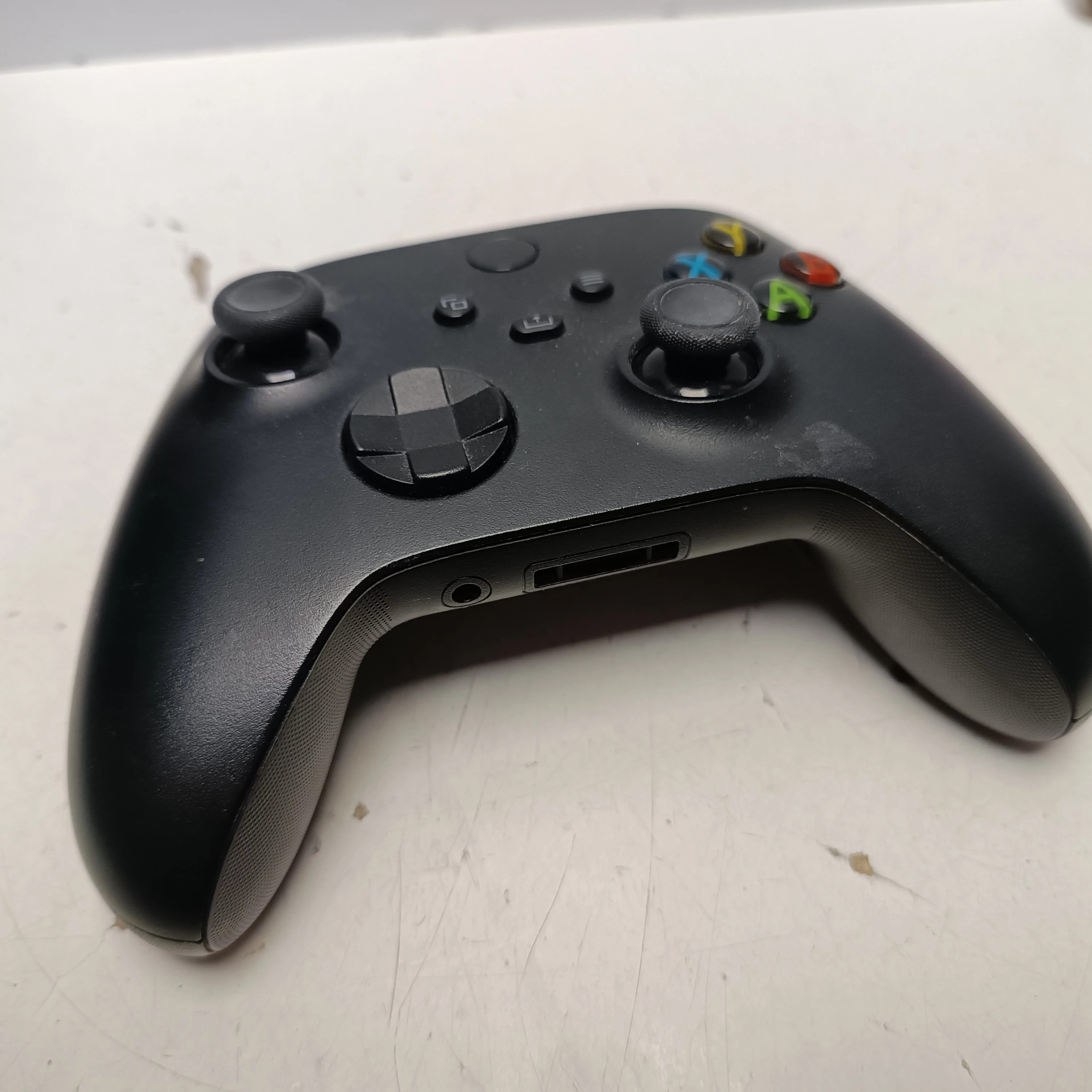 konsola-microsoft-xbox-series-x-1882-stan-11323-2