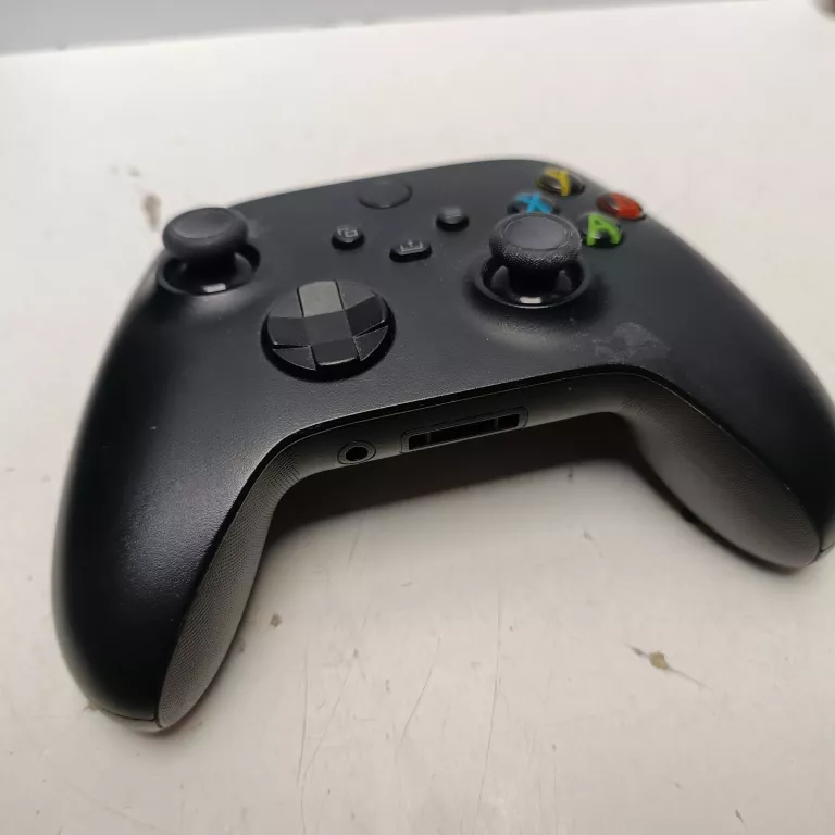 konsola-microsoft-xbox-series-x-1882-stan-11323-2