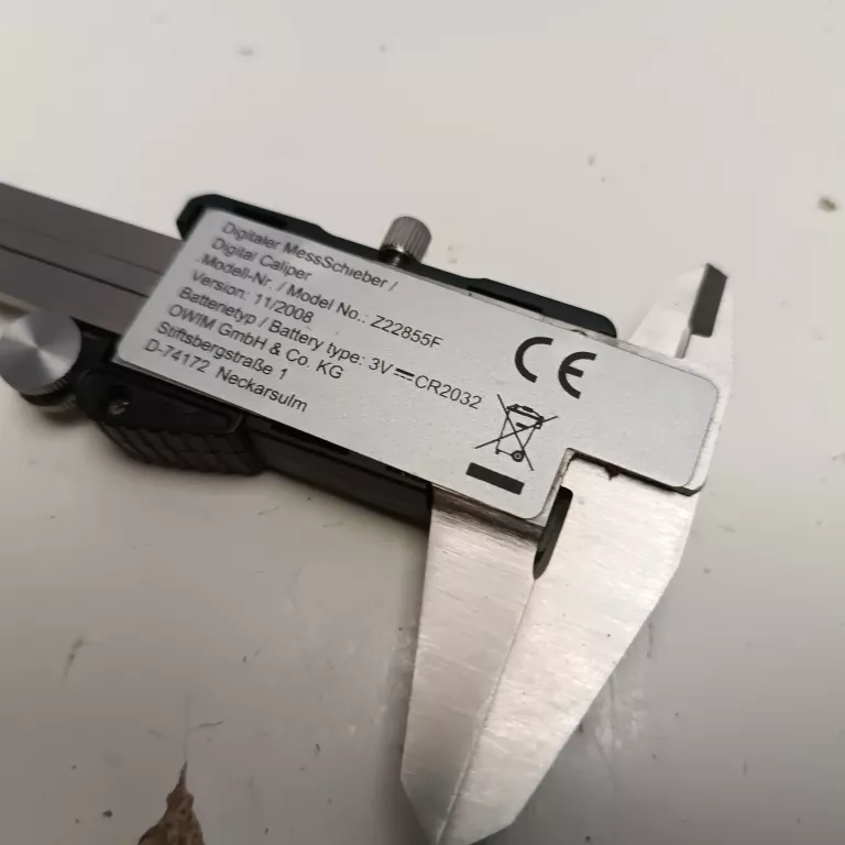 suwmiarka-powerfix-z22855f-pudelko-maksymalny-zakres-pomiaru-15000