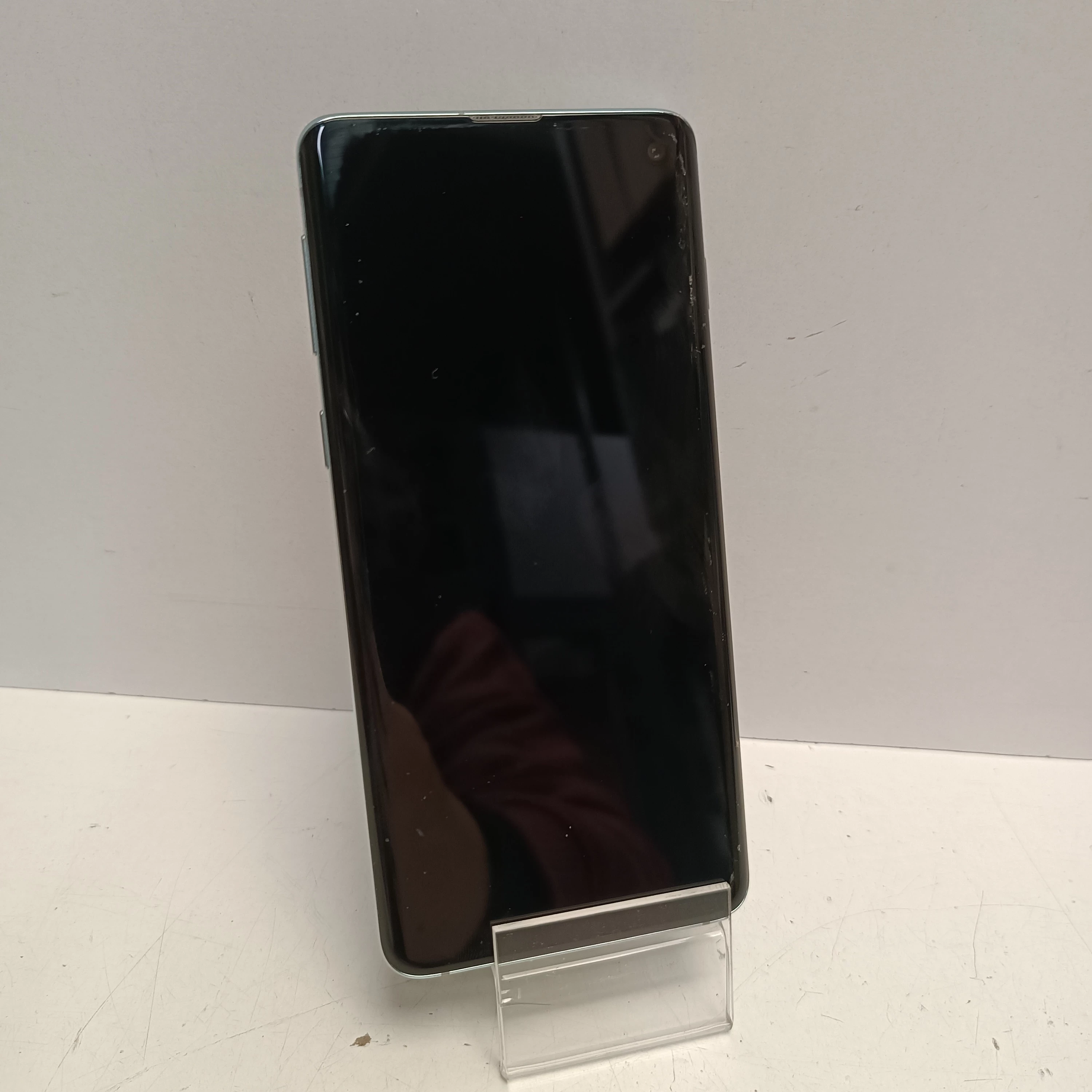 telefon-samsung-galaxy-s10-8128gb-przekatna-ekranu-610