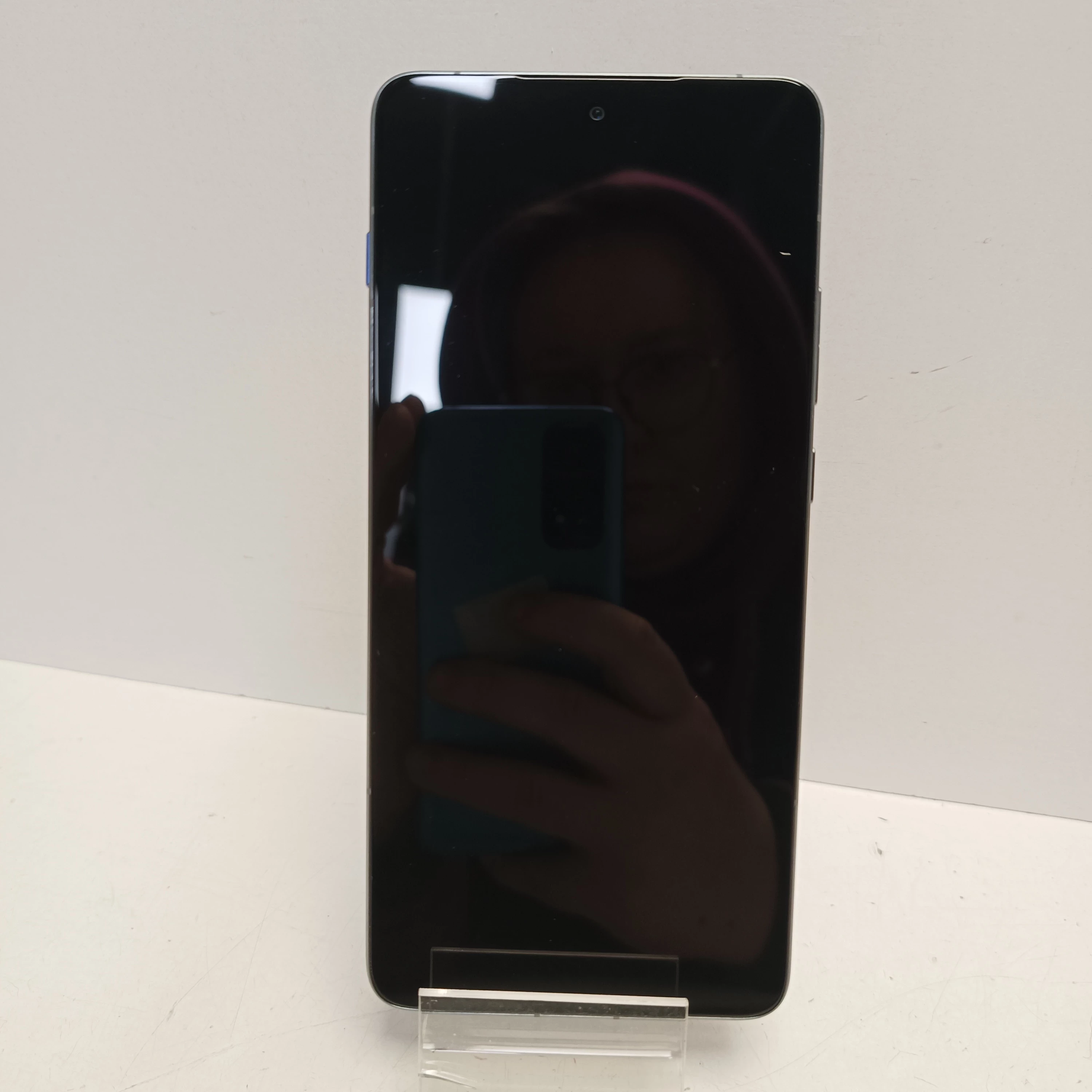 telefon-motorola-edge-70-12gb512gb-kod-producenta-pba50002pl