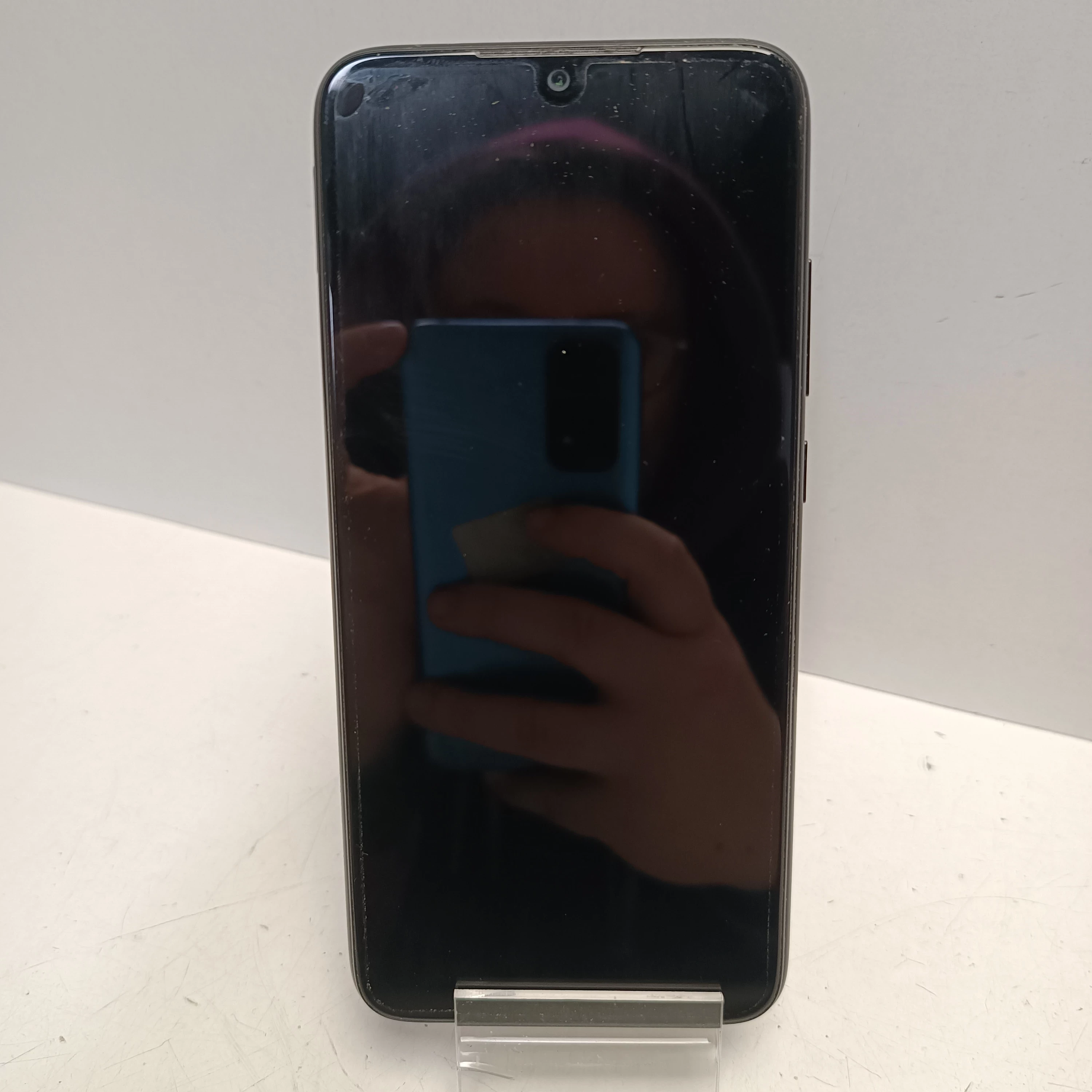 telefon-xiaomi-redmi-note-7-464gb-opis-pojemnosc-akumulatora-4000