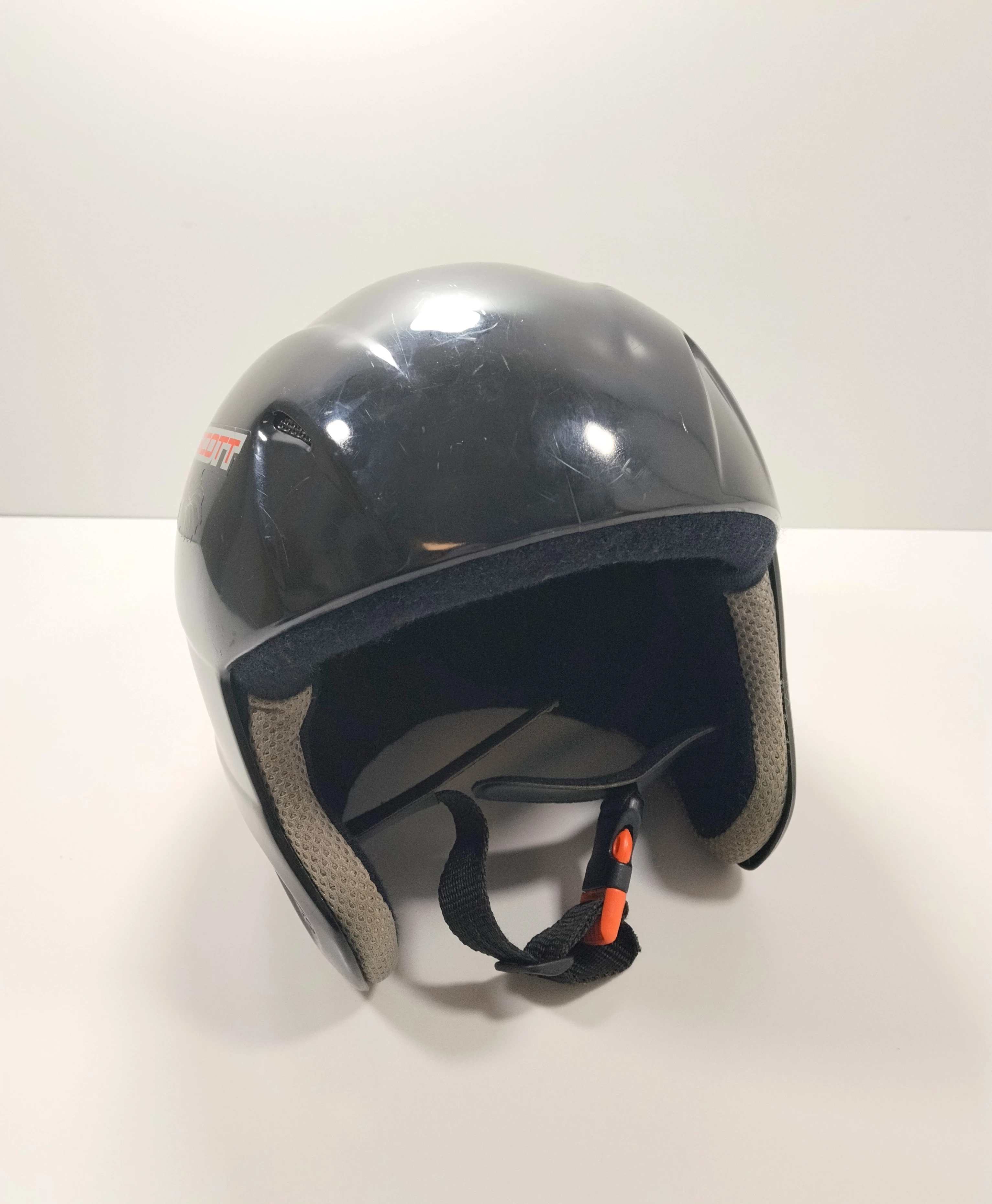 kask-dzieciecy-na-narty-aleje-karola-marcinkowskiego-15-poznan