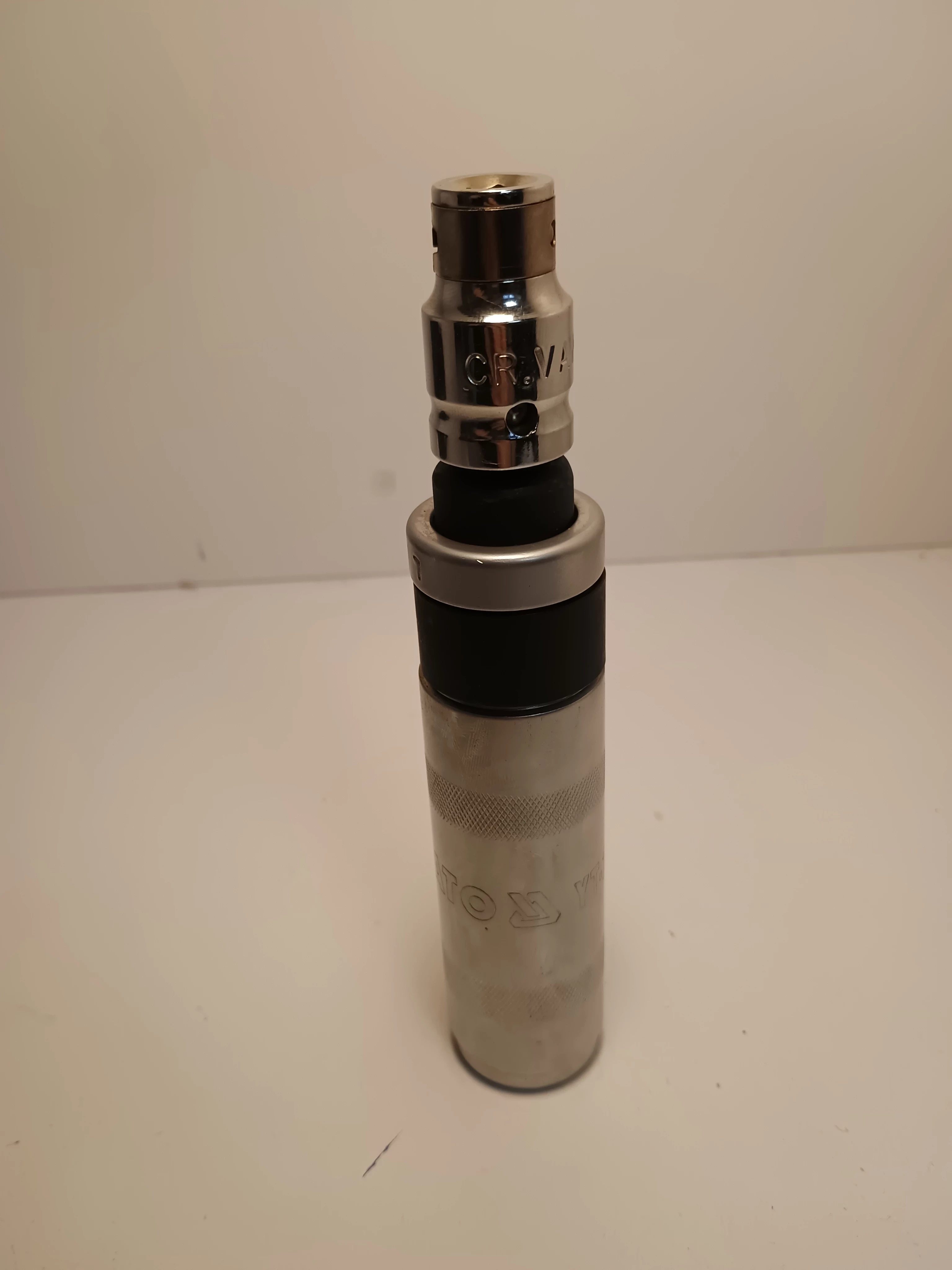 yato-zestaw-wkretak-udarowy-z-koncowkami-15szt-yt-28015-stan-11323-2