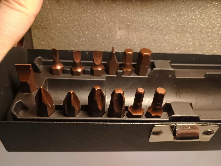 yato-zestaw-wkretak-udarowy-z-koncowkami-15szt-yt-28015-ean-gtin-5906083011542