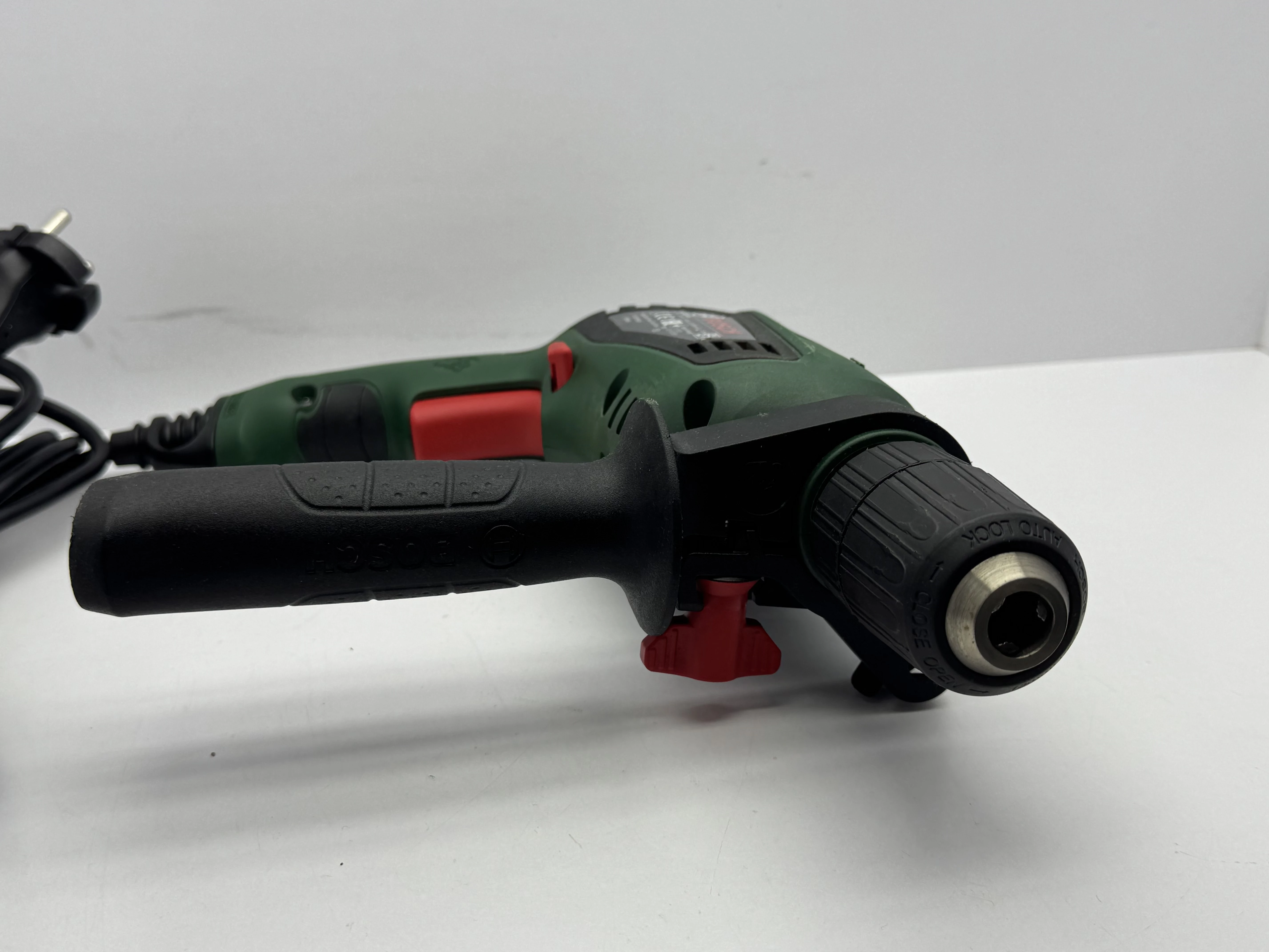 wiertarka-bosch-easy-impact-500-550w-bez-walizki-waga-wiertarki-300