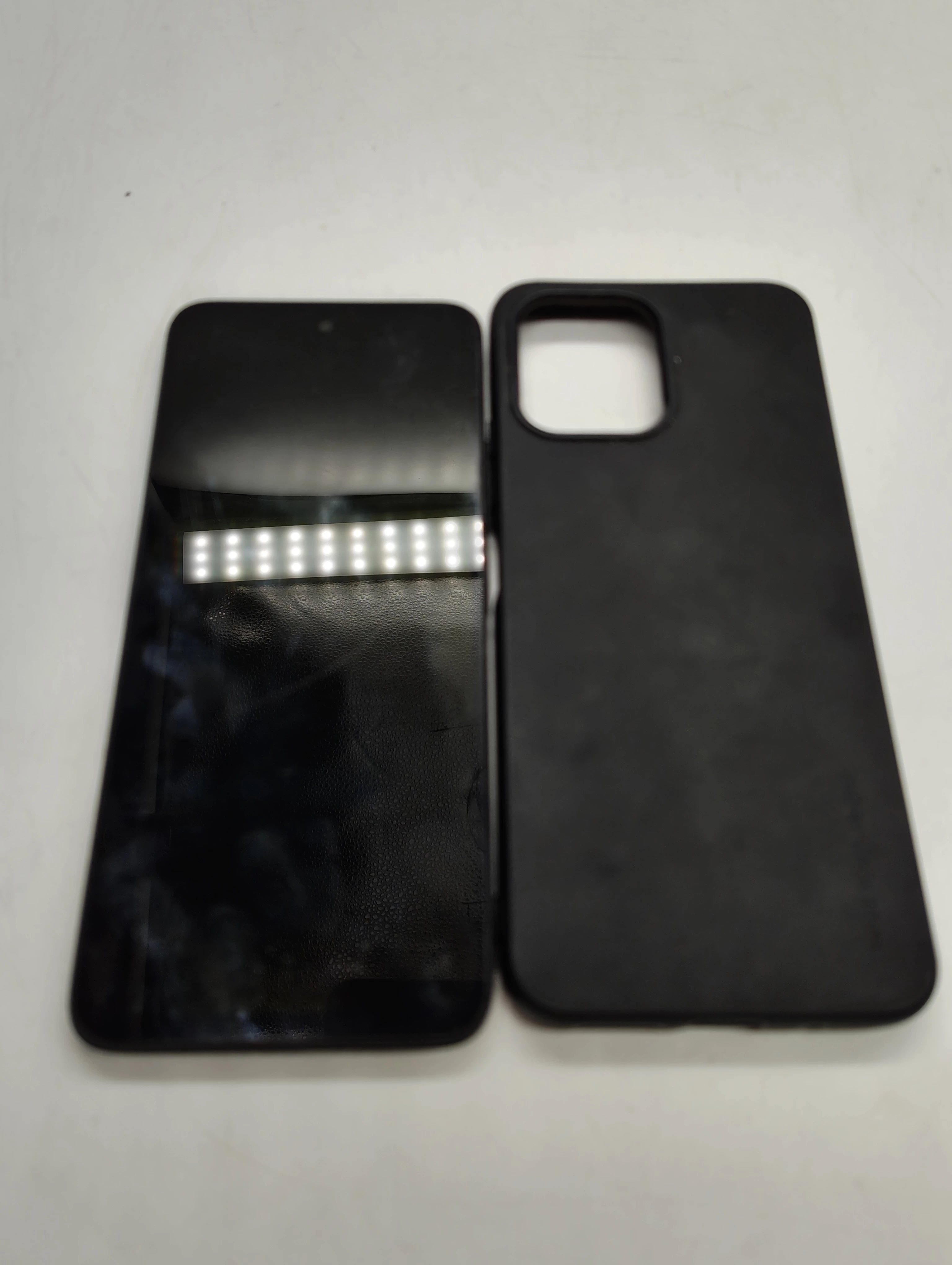 telefon-redmi-12-1284gb-pud-transmisja-danych-217-512