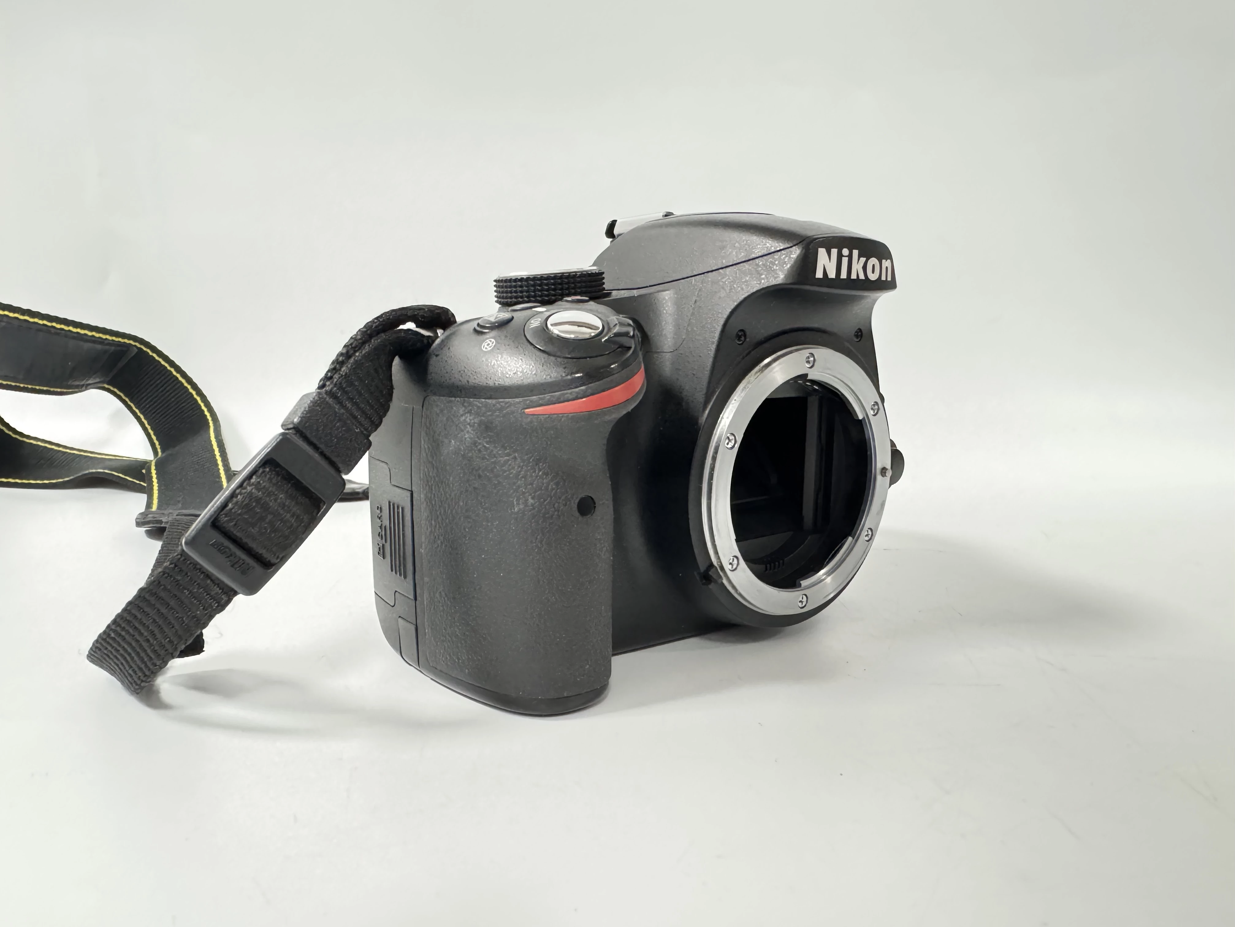 aparat-nikon-d3200-obiektyw-af-s-nikkor-18-55mm-ean-gtin-018208997404