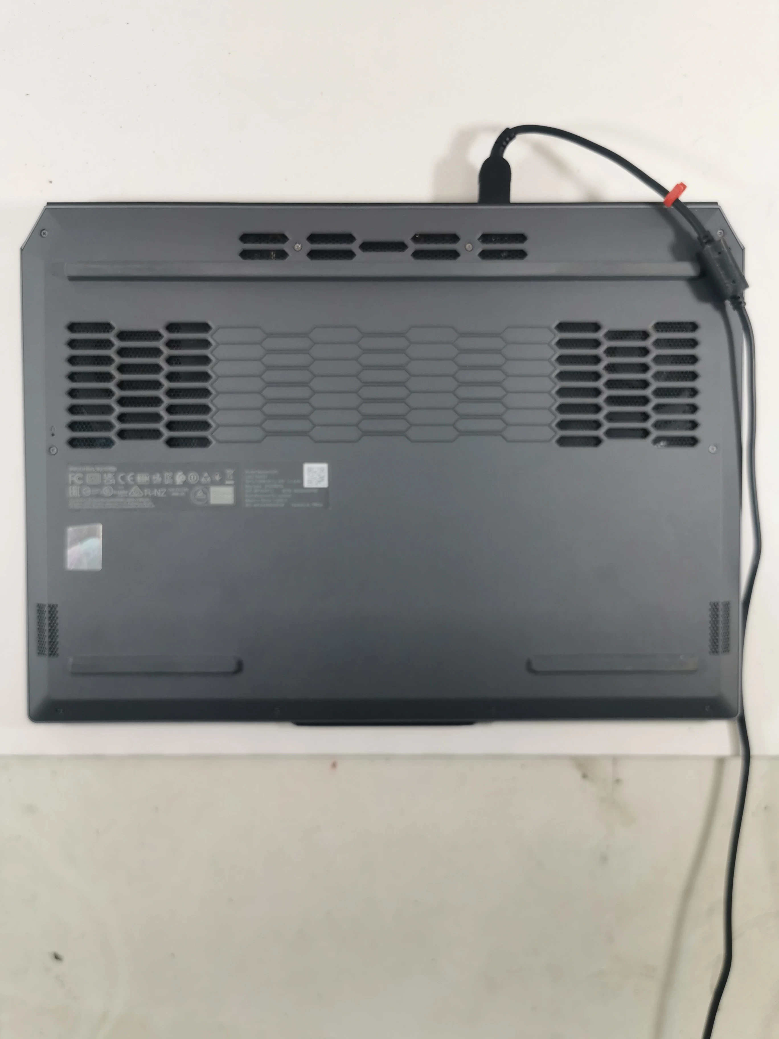 laptop-lenovo-loq-15iax9-przekatna-ekranu-1560