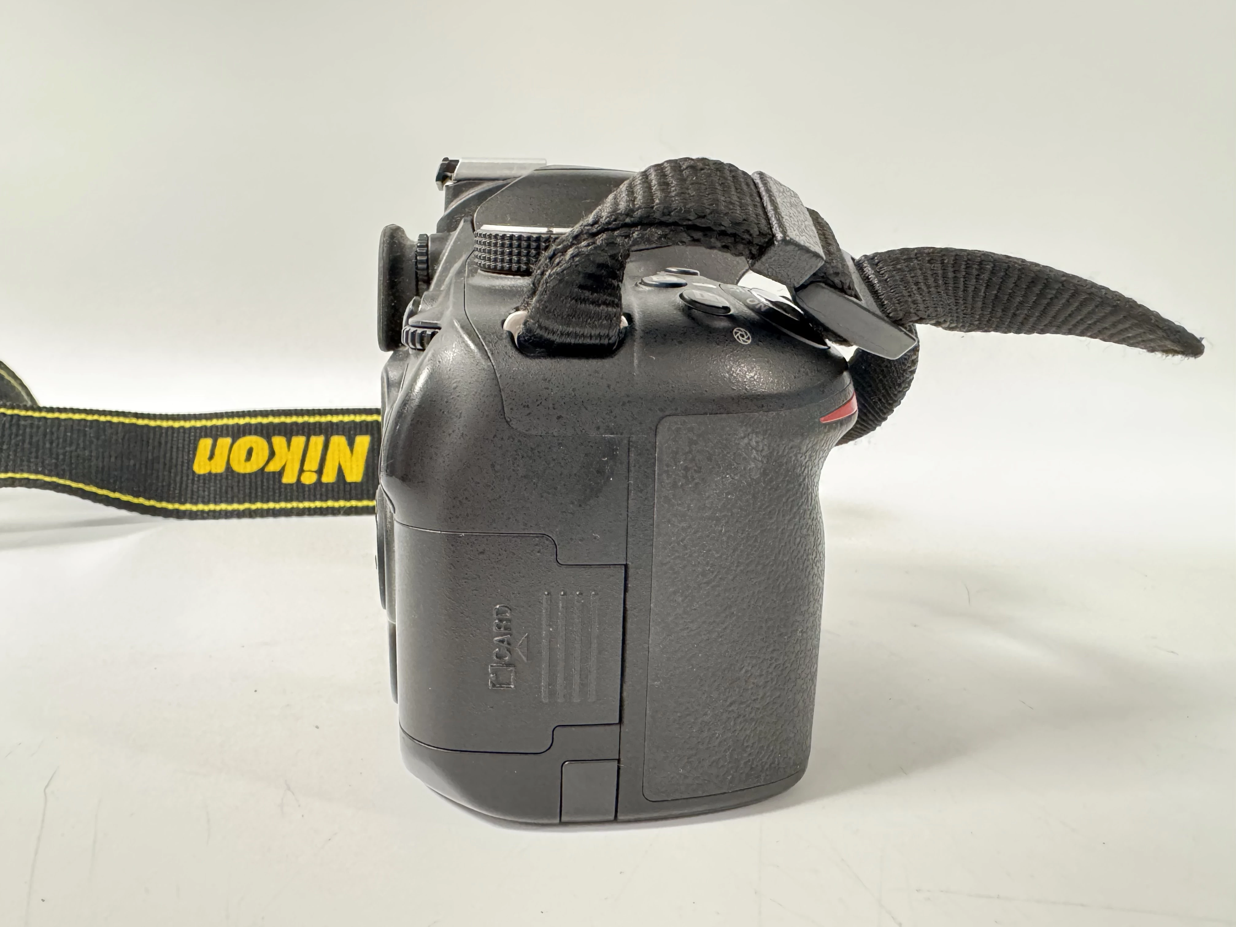 aparat-nikon-d3200-obiektyw-af-s-nikkor-18-55mm-w-zestawie-814-2