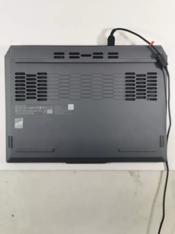 laptop-lenovo-loq-15iax9-przekatna-ekranu-1560