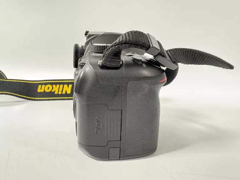 aparat-nikon-d3200-obiektyw-af-s-nikkor-18-55mm-w-zestawie-814-2