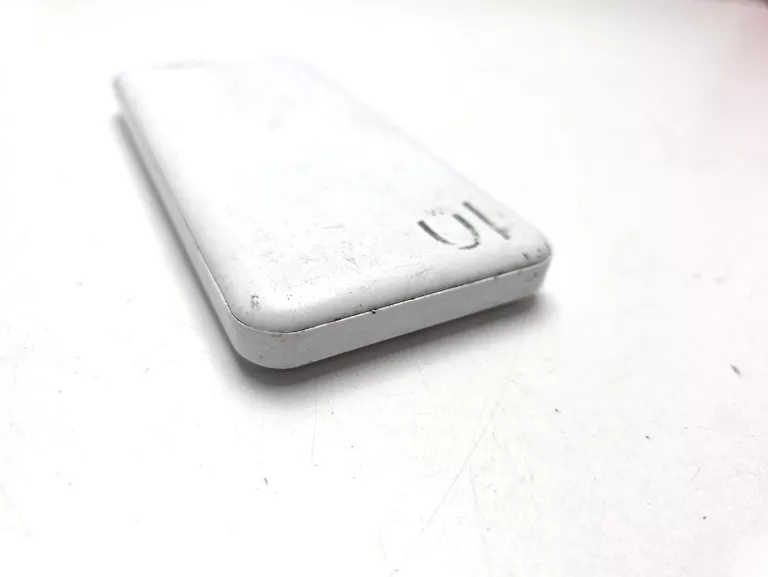 powerbank-grundig-10-000-mah-stan-11323-2